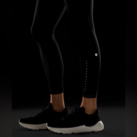 *NWT* Lululemon Fast and Free High-Rise Tight 25" 3 Pockets *Glow Black Size 6 - Picture 10 of 11